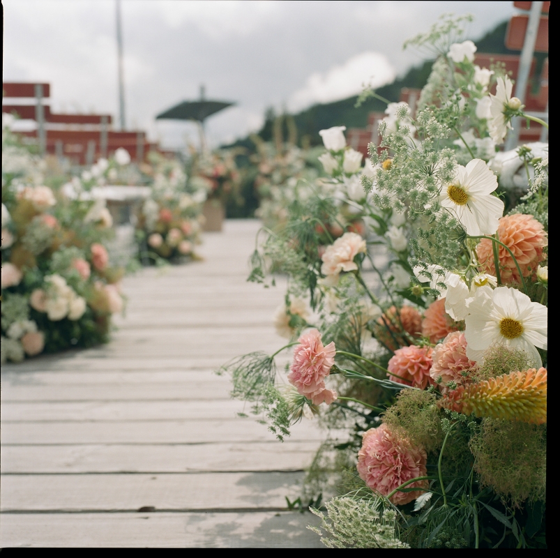 Fleurs cérémonie Mariage Alpes Suisse