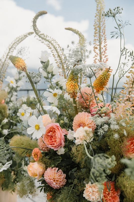 Fleurs cérémonie Mariage Suisse Alpes