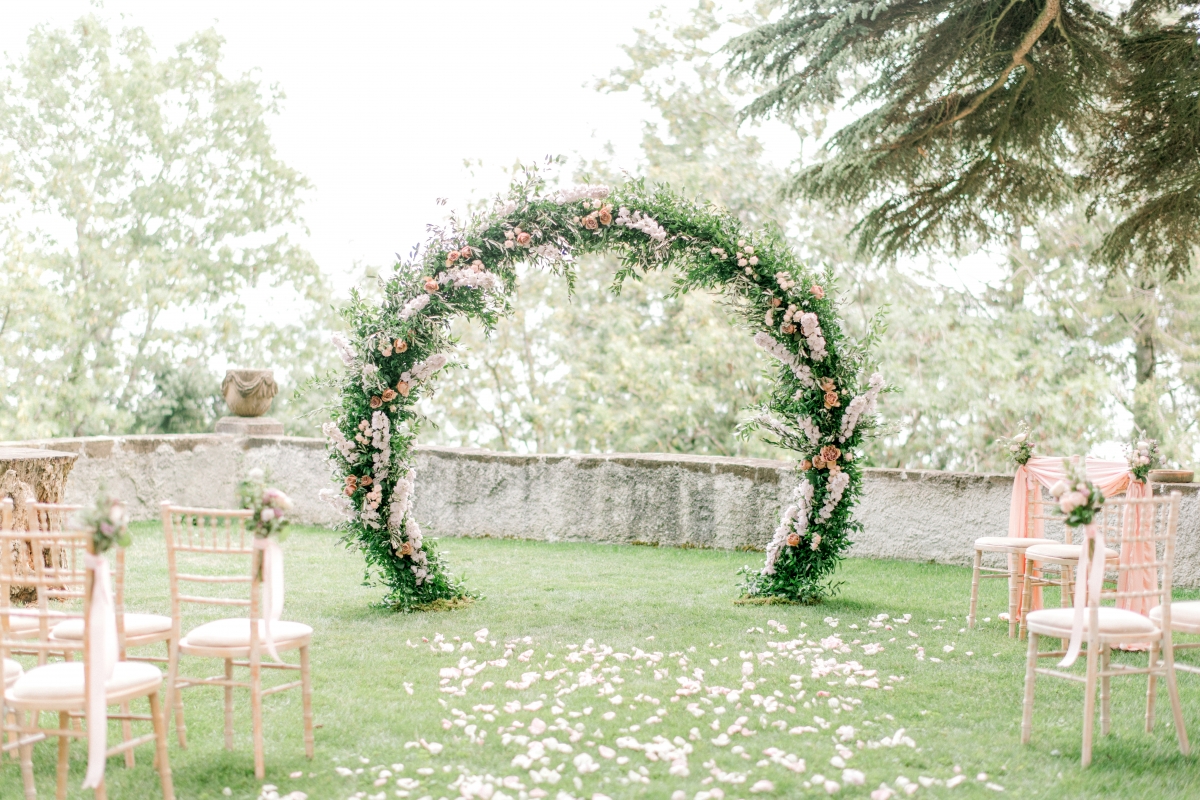 arche florale ronde, fleuriste mariage Genève