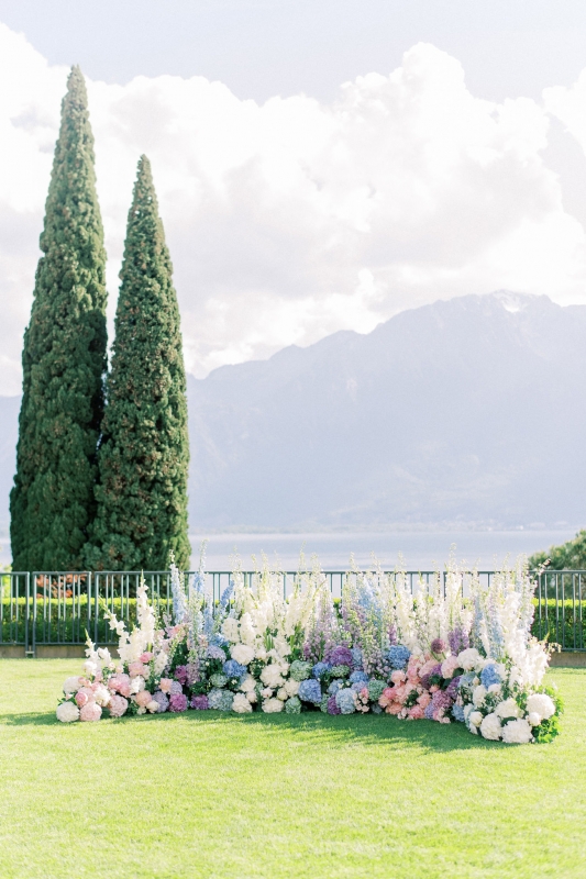 Décor cérémonie mariage arche fleurs Montreux Palace