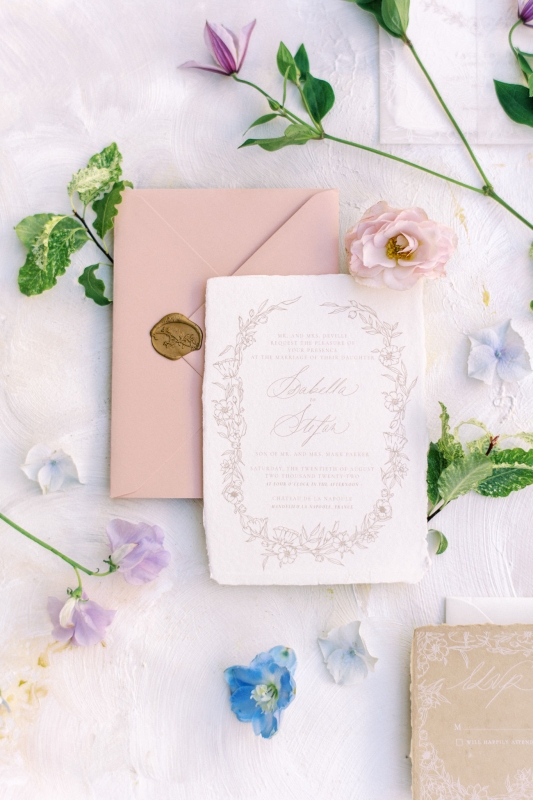Flatlay fleurs mariage
