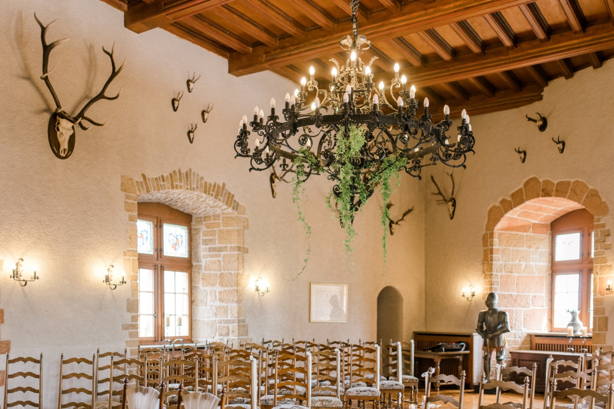 Decor floral ceremonie civile mariage chateau Suisse